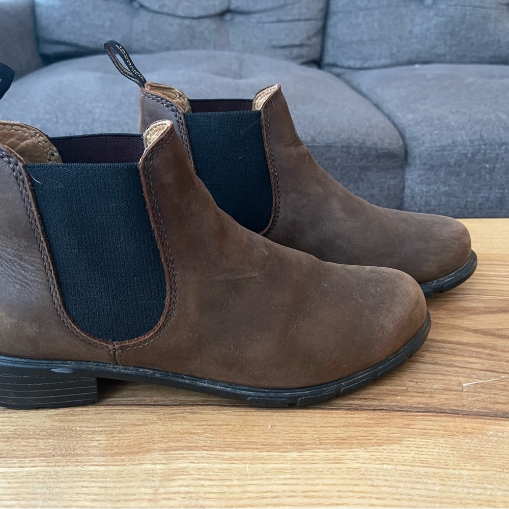 Blundstone Chelsea boots sz 9